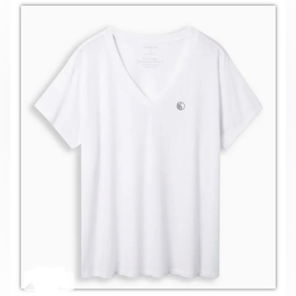 NWT Torrid YIN & YANG RELAXED FIT
SIGNATURE JERSEY V-NECK TEE Large & 1X